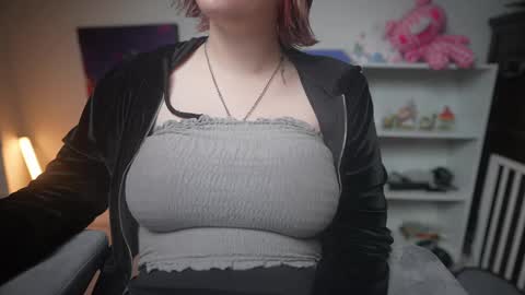 Snapshot of krystalsyxx chatting on 03/06/25, 08:16 Krystal Syx online show from 03/06/25, 08:16