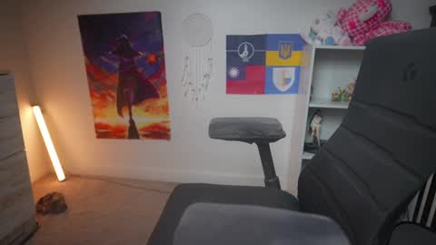 Snapshot of krystalsyxx chatting on 03/07/25, 02:25 Krystal Syx online show from 03/07/25, 02:25