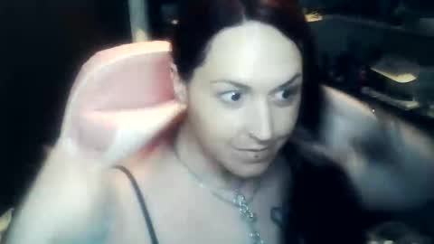 Snapshot of krystalwebss chatting on 10/16/25, 08:43 Krystal Webss online show from 10/16/25, 08:43