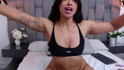 kristenfit online show from 02/25/25, 04:10