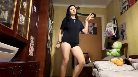 Snapshot of krystleprzygocki chatting on 02/10/26, 08:35 Mira online show from 02/10/26, 08:35