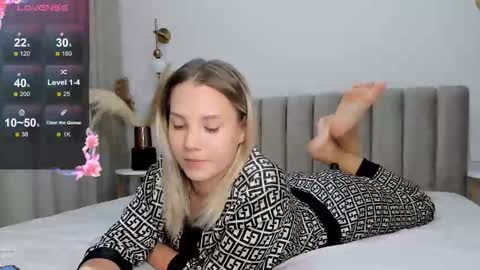 Snapshot of ksusha__sweet chatting on 09/21/25, 09:16 Lady online show from 09/21/25, 09:16