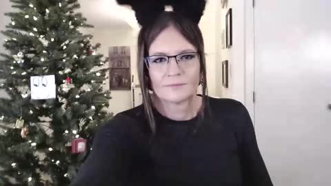 Cait online show from 12/21/25, 05:03