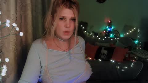 Annika  MTF ts post -op online show from 12/20/24, 02:27