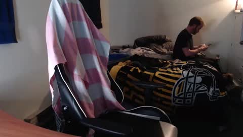 Kuggy online show from 11/17/25, 10:15