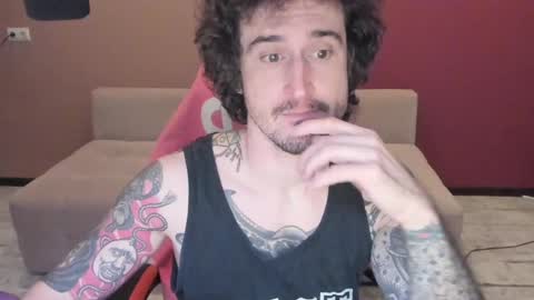 Snapshot of kumisboy chatting on 01/28/25, 07:21 Robert online show from 01/28/25, 07:21