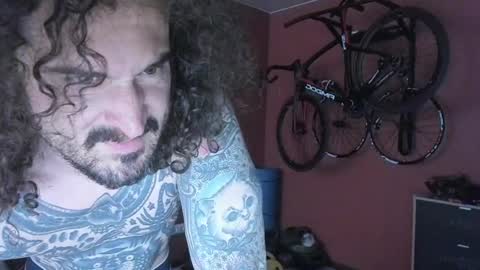 Snapshot of kumisboy chatting on 05/03/26, 03:51 Robert online show from 05/03/26, 03:51