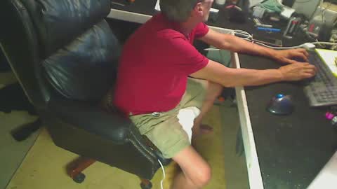 Snapshot of kumoncam01 chatting on 09/30/25, 10:31 kumoncam01 online show from 09/30/25, 10:31