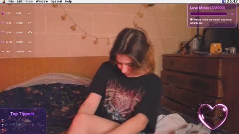 Krypto hethey online show from 10/29/25, 08:21