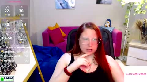 Snapshot of kuri_u1 chatting on 06/20/26, 05:05 Helen online show from 06/20/26, 05:05
