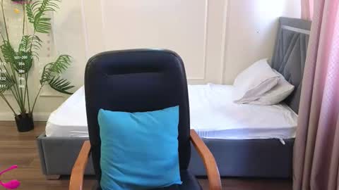 Ren online show from 03/23/26, 03:43