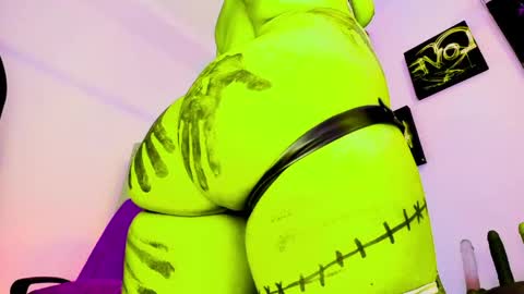 Snapshot of kuromi_bush chatting on 05/17/26, 04:03 IM KUROMI - MY NEXT STREAM - SATURDAY- 31 JANUARY 2026 - 10PM EST DONT MISS IT online show from 05/17/26, 04:03