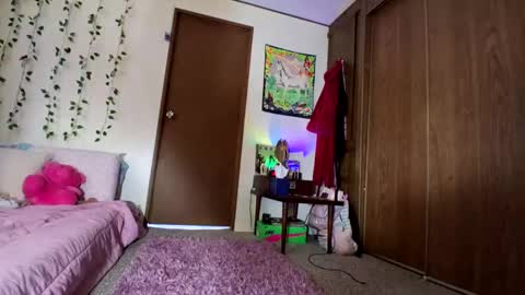 kusshy33 online show from 10/01/25, 07:42