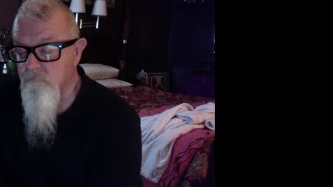 Snapshot of kyhgihntight chatting on 01/01/25, 04:07 Nick Nude Celt KYHighNTight online show from 01/01/25, 04:07