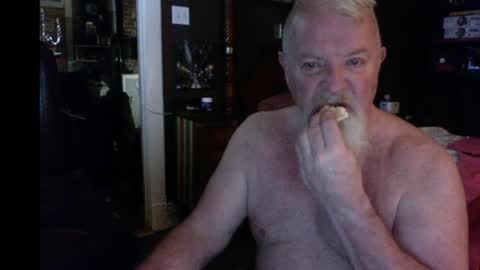 Snapshot of kyhgihntight chatting on 06/12/26, 11:31 Nick Nude Celt KYHighNTight online show from 06/12/26, 11:31