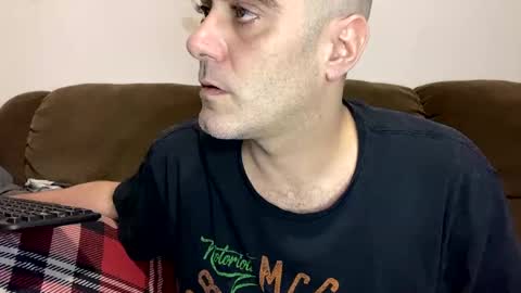 Snapshot of kyle67527 chatting on 12/27/24, 01:00 kyle67527 online show from 12/27/24, 01:00