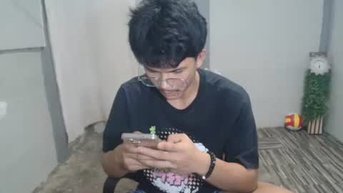 Snapshot of kyle_lourence chatting on 05/20/26, 01:12 kyle_lourence online show from 05/20/26, 01:12