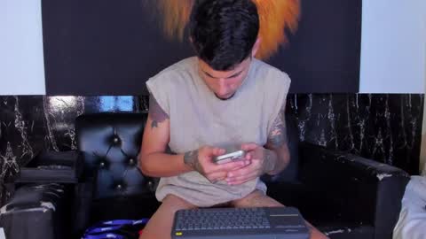 Snapshot of kyle_smithx chatting on 02/08/25, 01:22 kyle Smith online show from 02/08/25, 01:22
