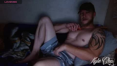 Kyle chat online show from 10/26/25, 07:36