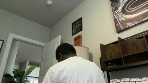 Snapshot of kylekickstand chatting on 11/16/25, 10:37 Kyle Kickstand online show from 11/16/25, 10:37