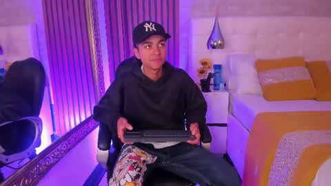 Snapshot of kylepresly chatting on 06/18/26, 04:13 Kyle online show from 06/18/26, 04:13