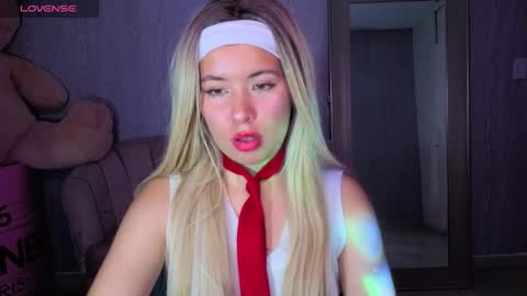 Snapshot of kylia_a chatting on 02/18/26, 08:27 Kilya online show from 02/18/26, 08:27