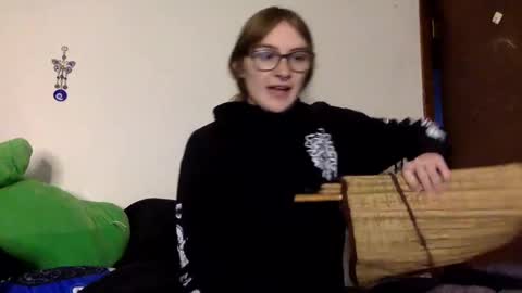 Kylianna online show from 11/17/25, 08:36