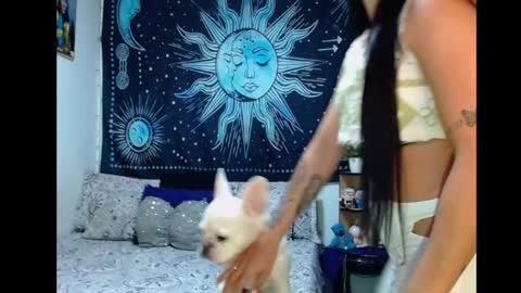 kylie online show from 11/23/25, 10:09