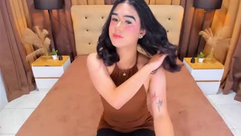 Snapshot of kylie_cums chatting on 02/16/26, 02:02 kylie_cums online show from 02/16/26, 02:02