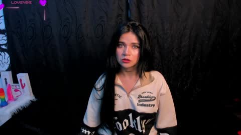 submissive demon Please help me to reach 500 thumbs up online show from 12/28/24, 01:29