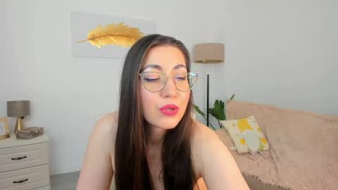 Kylie online show from 04/30/26, 09:08