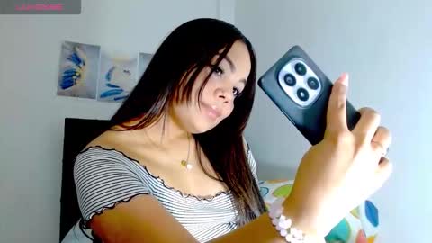 Paola online show from 10/22/25, 01:39