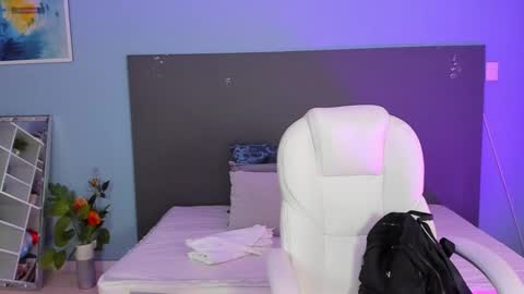 Snapshot of kylie_reyes chatting on 12/11/24, 07:46 Kylie Reyes  online show from 12/11/24, 07:46