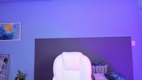 Snapshot of kylie_reyes chatting on 12/27/24, 01:43 Kylie Reyes  online show from 12/27/24, 01:43