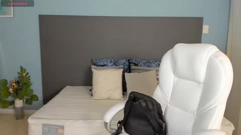 Snapshot of kylie_reyes chatting on 01/14/25, 07:43 Kylie Reyes  online show from 01/14/25, 07:43