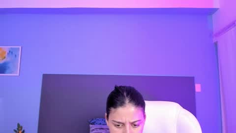 Snapshot of kylie_reyes chatting on 01/15/25, 01:45 Kylie Reyes  online show from 01/15/25, 01:45