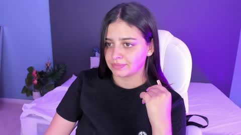 Snapshot of kylie_reyes chatting on 01/23/25, 07:51 Kylie Reyes  online show from 01/23/25, 07:51