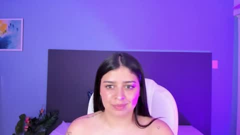 Snapshot of kylie_reyes chatting on 01/29/25, 01:05 Kylie Reyes  online show from 01/29/25, 01:05