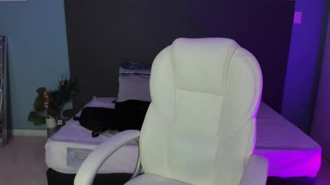 Snapshot of kylie_reyes chatting on 02/12/25, 07:13 Kylie Reyes  online show from 02/12/25, 07:13