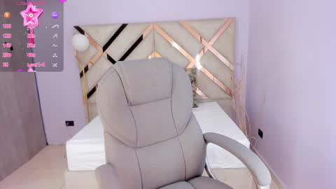 Kylie Reyes  online show from 02/23/26, 07:33