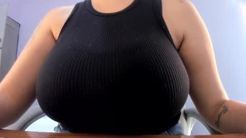 Snapshot of kylie_reyes chatting on 06/10/26, 08:19 Kylie Reyes online show from 06/10/26, 08:19
