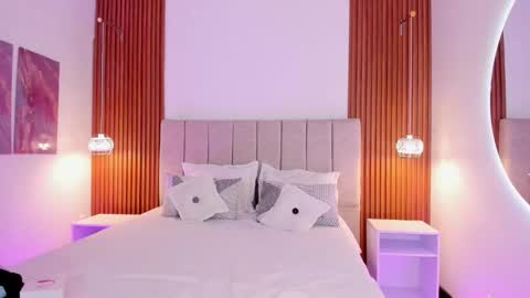 kloe sofia online show from 02/11/26, 12:10