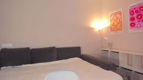 Snapshot of kylie_starrrr chatting on 01/12/25, 02:03 Ann online show from 01/12/25, 02:03