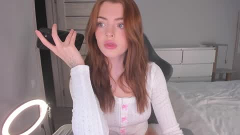 Snapshot of kylie_starrrr chatting on 03/12/25, 07:49 Ann online show from 03/12/25, 07:49