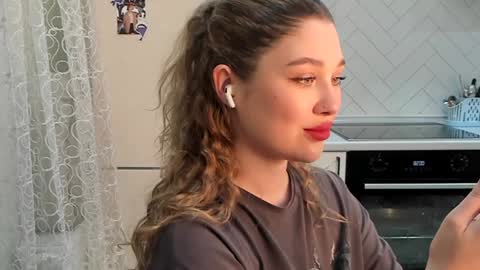 Snapshot of kylieblond chatting on 01/03/25, 09:57 Din online show from 01/03/25, 09:57