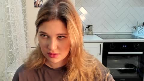 Snapshot of kylieblond chatting on 01/04/25, 07:13 Din online show from 01/04/25, 07:13