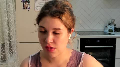 Snapshot of kylieblond chatting on 01/21/25, 09:46 Din online show from 01/21/25, 09:46