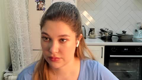 Snapshot of kylieblond chatting on 01/28/25, 10:23 Din online show from 01/28/25, 10:23