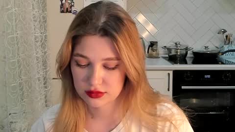 Snapshot of kylieblond chatting on 03/04/25, 09:54 Din online show from 03/04/25, 09:54