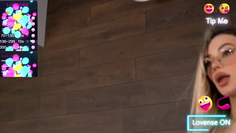 Kylie online show from 01/05/25, 12:31